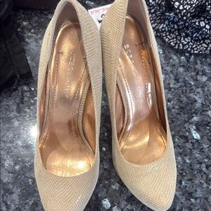 BCBGeneration Beige Pumps